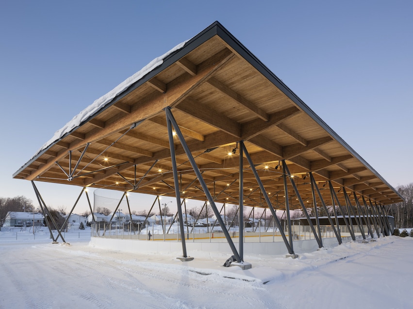 Patinoire du parc des Saphirs, Boischatel, ABCP architecture. Photo : Stéphane Groleau