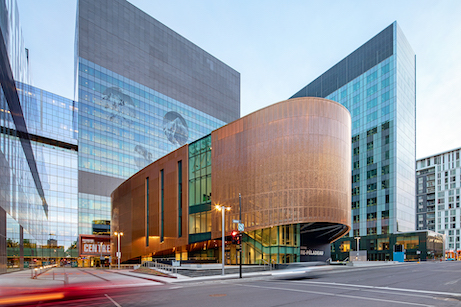 Amphithéâtre Pierre-Péladeau, Montréal, CannonDesign + NEUF architect(e)s et Jodoin Lamarre Pratte / Menkès Shooner Dagenais LeTourneux architectes en consortium Photo : Adrien Williams
