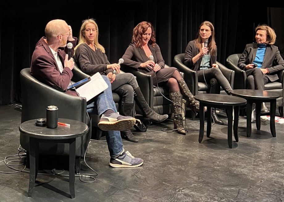 De gauche à droite : Marc-André Carignan, Brigitte Gadoury, Krystel Flamand, Isabelle Beauchamp et Marie-Josée Lacroix Photo : Kollectif